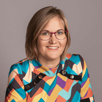 Asztalosné Veronika az ügyfél útja klub alapítója Asztalosné Veronika az ügyfél útja klub alapítója